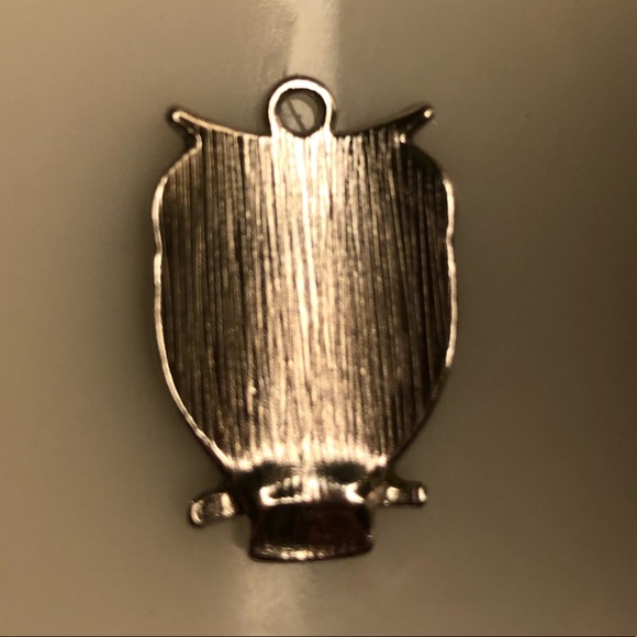 💍5/$15 Green enamel/resin owl pendant - Picture 2 of 2